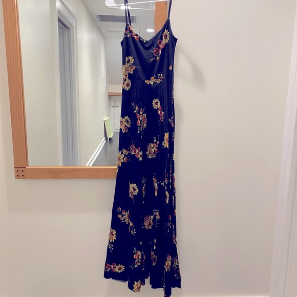 ASOS V Neck V Back Pleated Maxi Dress - Picture 2 of 5